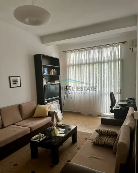Tirane, shitet apartament 1+1 Kati 2, 70 m² 17.000.000 ALL (Rruga e Durresit)
