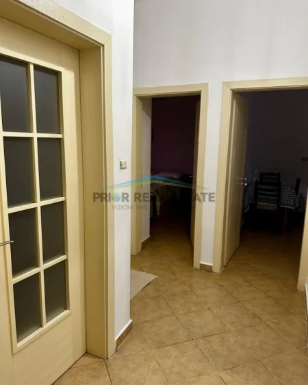 Tirane, shitet apartament 1+1 Kati 2, 70 m² 17.000.000 ALL (Rruga e Durresit)