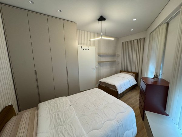 Tirane, jepet me qera apartament 2+1 Kati 2, 600 € 