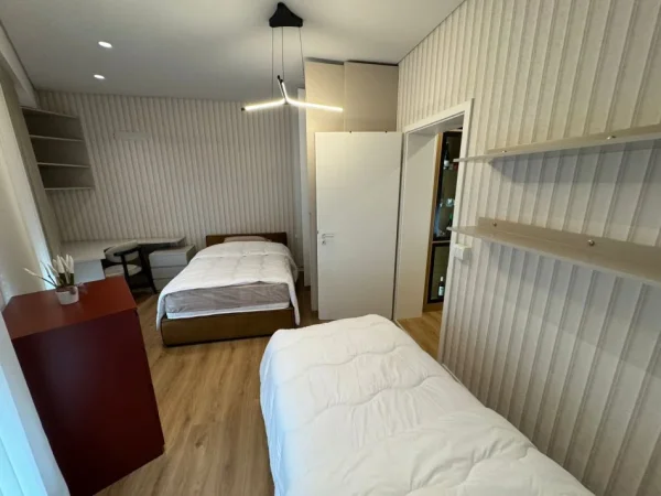 Tirane, jepet me qera apartament 2+1 Kati 2, 600 € 