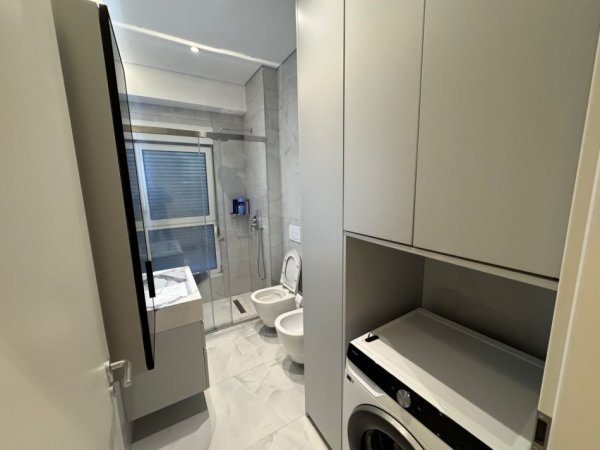 Tirane, jepet me qera apartament 2+1 Kati 2, 600 € 