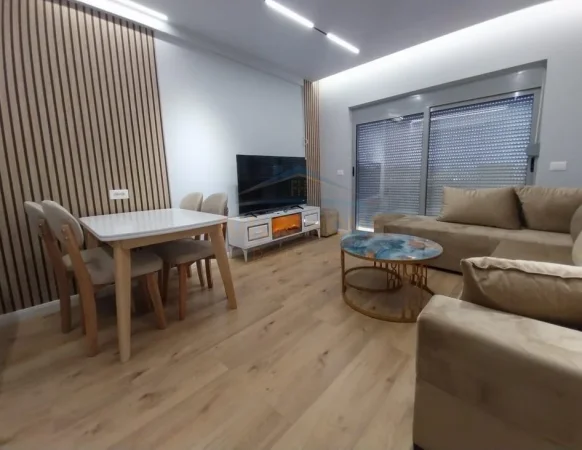 Qira, Apartament 1+1, Unaza e Re, prane Vila L, Tirane