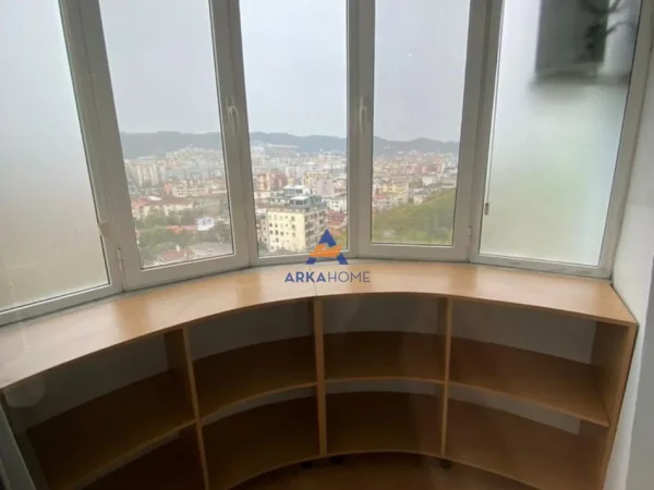 Tirane, jepet me qera apartament 1+1+Ballkon Kati 13, 125 m² 1039 €