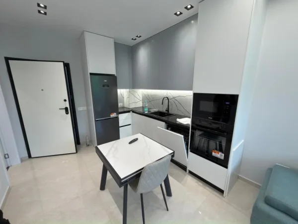 Tirane, jepet me qera apartament 1+1 Kati 4, 500 € 