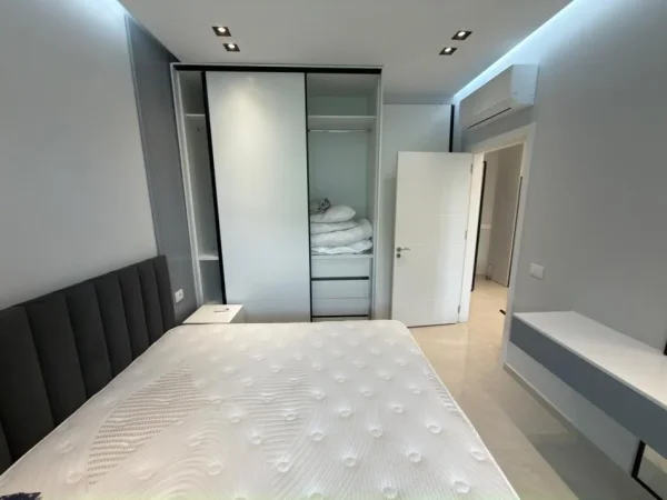 Tirane, jepet me qera apartament 1+1 Kati 4, 500 € 