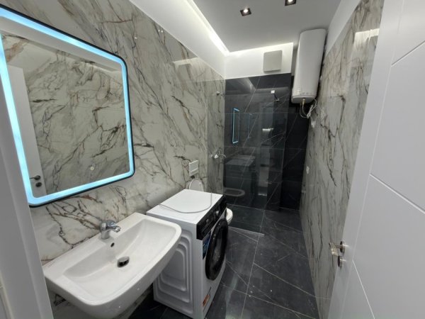 Tirane, jepet me qera apartament 1+1 Kati 4, 500 € 