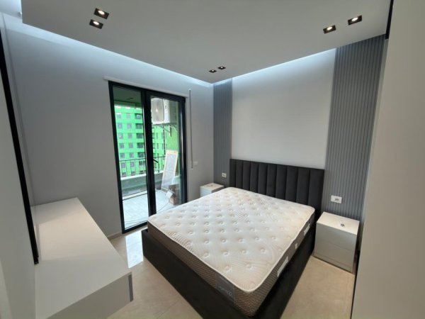 Tirane, jepet me qera apartament 1+1 Kati 4, 500 € 