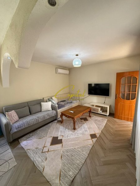 Tirane, jepet me qera apartament 2+1 Kati 1, 75 m² 500 € (5 MAJI)