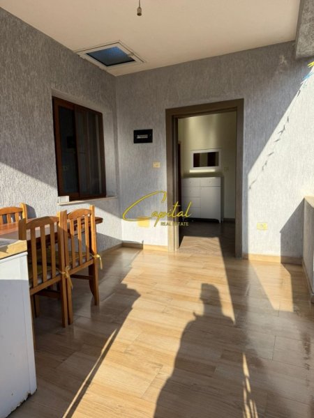 Tirane, jepet me qera apartament 2+1 Kati 1, 75 m² 500 € (5 MAJI)