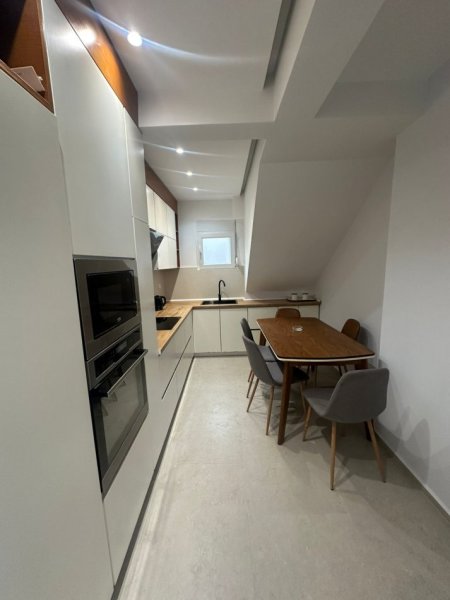 Tirane, jepet me qera shtepi 2+1+Ballkon Kati 0, 90 m² 600 € (Don Bosko)