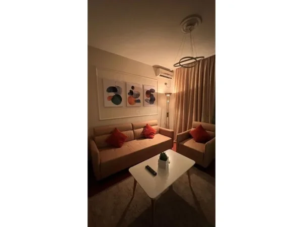 Tirane, jepet me qera apartament 2+1+Aneks+Ballkon Kati 7, 80 m² 800 € 