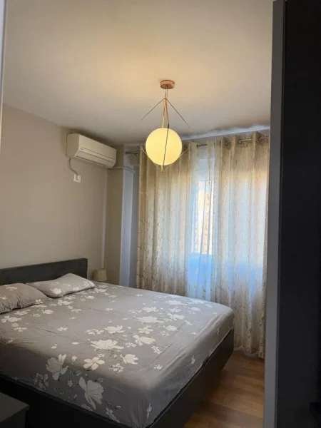 Tirane, jepet me qera apartament 2+1+Ballkon Kati 6, 111 m² 700 € (Jordan Misja)