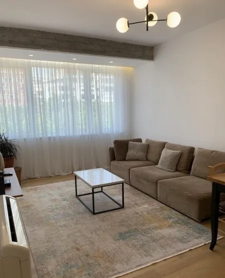 Tirane, jepet me qera apartament 2+1+Aneks+Ballkon Kati 3, 85 m² 620 € 