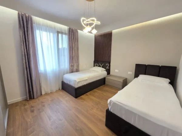 Tirane, jepet me qera apartament 2+1 Kati 2, 80 m² 850 € (rruga e kavajes)