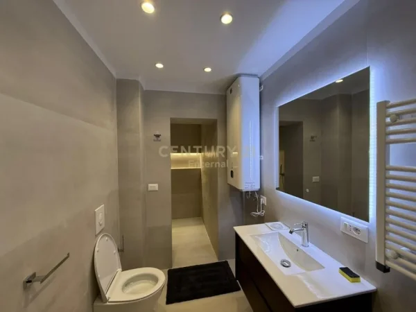 Tirane, jepet me qera apartament 2+1 Kati 2, 80 m² 850 € (rruga e kavajes)