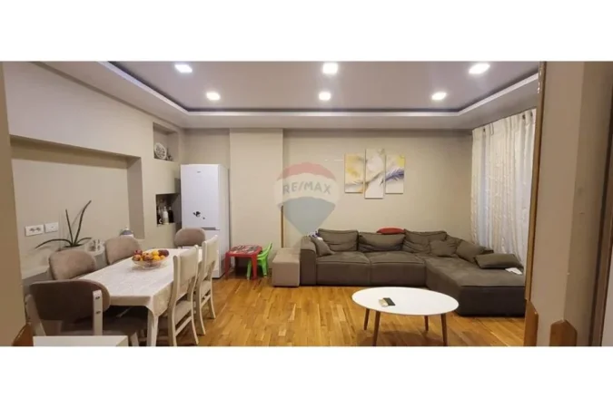 Tirane, shitet apartament 2+1 Kati 4, 89 m² 85.000 € (Bulevardi Blu, Kamëz(ID: 530291006-518)