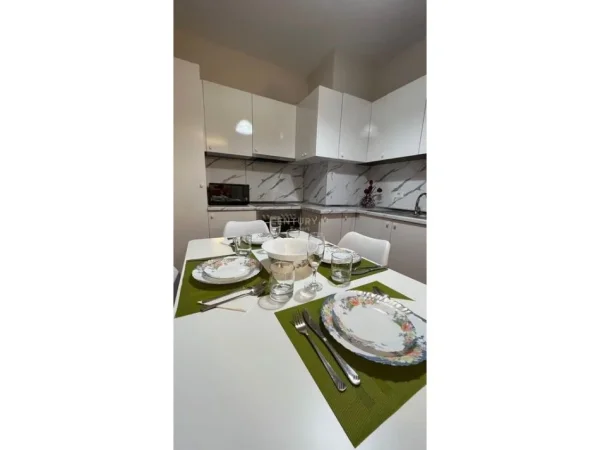 Tirane, jepet me qera apartament 2+1 Kati 7, 84 m² 800 € (Ish Blloku)