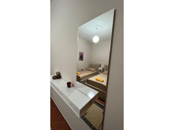 Tirane, jepet me qera apartament 2+1 Kati 7, 84 m² 800 € (Ish Blloku)