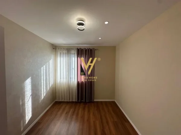 Tirane, jepet me qera apartament 2+1+Ballkon Kati 7, 92 m² 500 € (ASTIR)