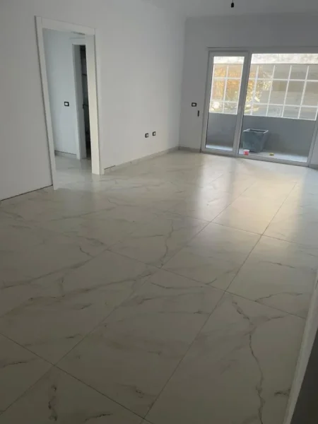 Tirane, jepet me qera apartament 2+1+Ballkon , 116 m² 400 € (Rethi i Ullirit,Kamez)