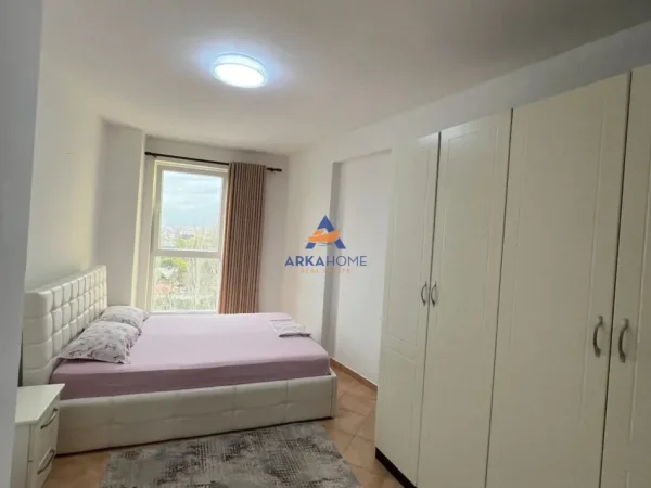 Tirane, jepet me qera apartament 1+1+Ballkon Kati 5, 72 m² 700 € 