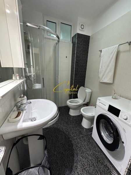 Tirane, jepet me qera apartament 2+1 Kati 2, 100 m² 700 € (LIQENI I THATE)