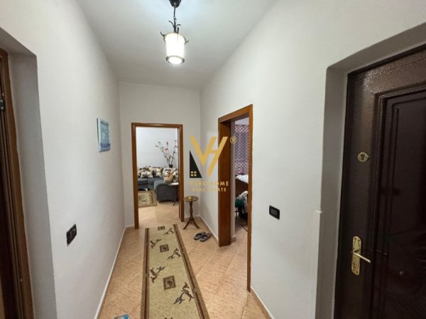 Tirane, jepet me qera apartament 2+1+Ballkon Kati 4, 80 m² 520 € (LAPRAKE)