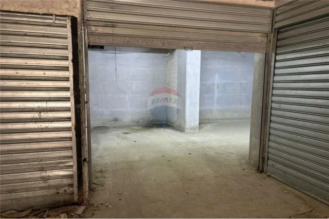 Vlore, jepet me qera dyqan Kati 0, 250 €