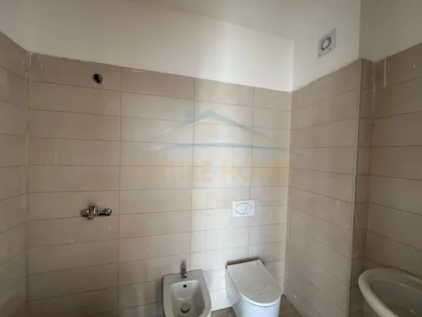 Tirane, shitet apartament 2+1+Ballkon Kati 9, 93 m² 175.750 € (Don Bosko)