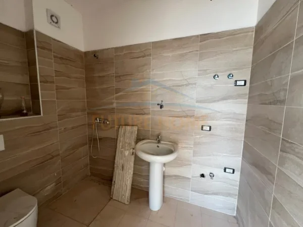 Tirane, shitet apartament 2+1+Ballkon Kati 9, 93 m² 175.750 € (Don Bosko)