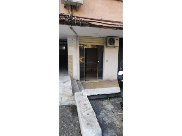 Tirane, jepet me qera ambjent biznesi , 20 m² 400 € (SHESHI WILLSON)