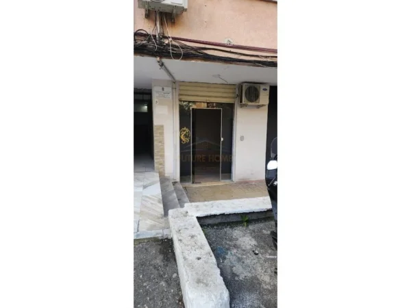 Tirane, jepet me qera ambjent biznesi , 20 m² 400 € (SHESHI WILLSON)