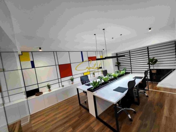 Tirane, jepet me qera zyre Kati 11, 66 m² 1.000 € (KOMPLEKSI SQUARE 21)