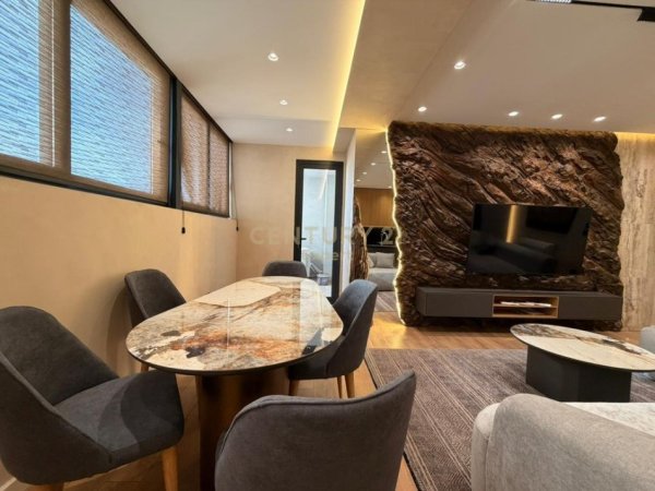 Tirane, jepet me qera apartament 2+1 Kati 8, 104 m² 1.600 € (rruga e durresit)