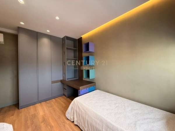 Tirane, jepet me qera apartament 2+1 Kati 8, 104 m² 1.600 € (rruga e durresit)