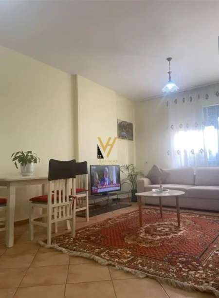 Tirane, jepet me qera apartament 1+1+Ballkon Kati 2, 60 m² 500 € (PAZARI I RI)