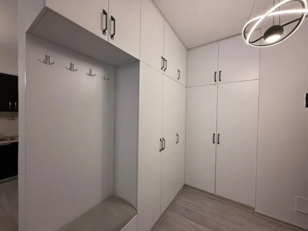 Tirane, jepet me qera apartament 1+1 Kati 7, 78 m² 450 € (2 PALMAT) UNA61653