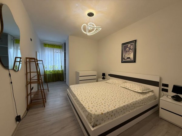 Tirane, jepet me qera apartament 1+1 Kati 7, 78 m² 450 € (2 PALMAT) UNA61653