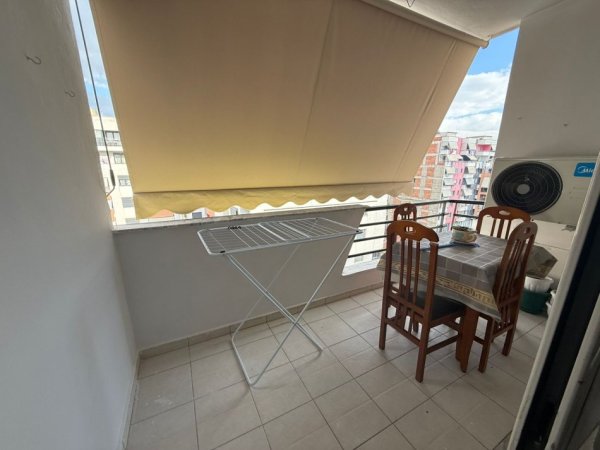 Tirane, jepet me qera apartament 1+1 Kati 7, 78 m² 450 € (2 PALMAT) UNA61653