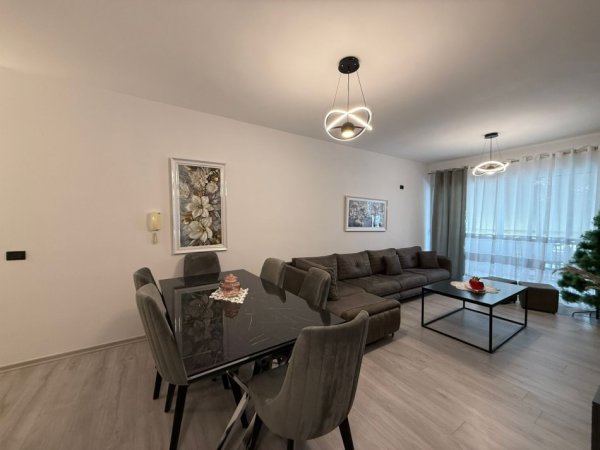 Tirane, jepet me qera apartament 1+1 Kati 7, 78 m² 450 € (2 PALMAT) UNA61653