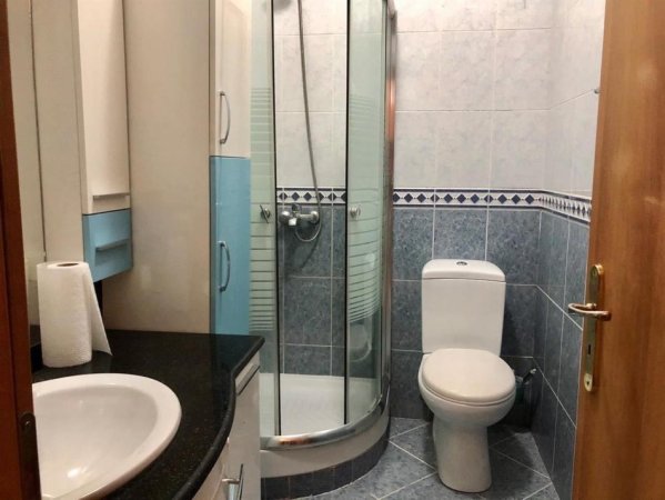 Tirane, jepet me qera apartament 2+1 Kati 5, 80 m² 650 € (Rruga e Kavajes/Condor Center)