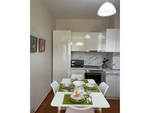 Tirane, jepet me qera apartament 2+1 Kati 7, 84 m² 800 € (Ish-Bllokut)