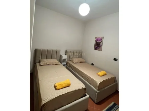 Tirane, jepet me qera apartament 2+1 Kati 7, 84 m² 800 € (Ish-Bllokut)