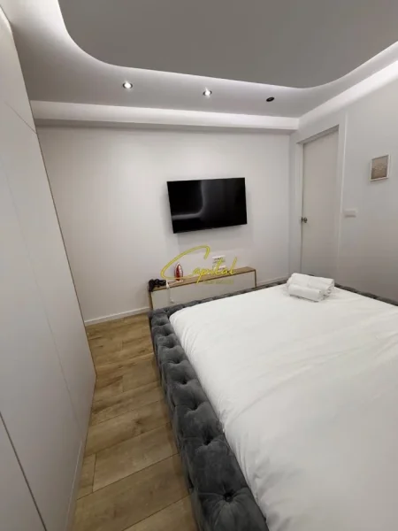 Tirane, jepet me qera garsonier 1+1 Kati 0, 40 m² 550 € (21 DHJETORI)