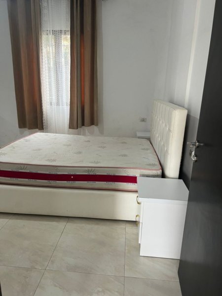 Tirane, jepet me qera shtepi 1+1 Kati 1, 60 m² 320 € (Don Bosko)