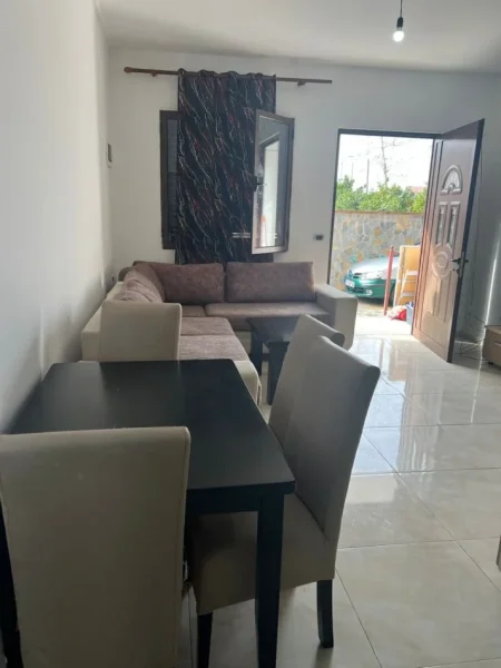 Tirane, jepet me qera shtepi 1+1 Kati 1, 60 m² 320 € (Don Bosko)