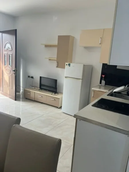 Tirane, jepet me qera shtepi 1+1 Kati 1, 60 m² 320 € (Don Bosko)