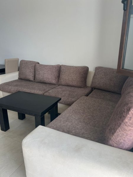 Tirane, jepet me qera shtepi 1+1 Kati 1, 60 m² 320 € (Don Bosko)