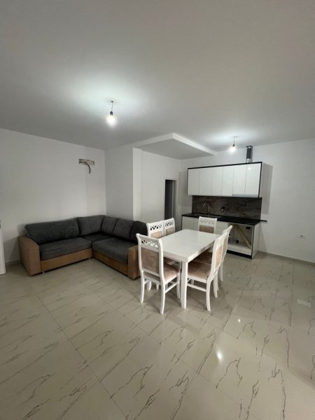 Tirane, jepet me qera shtepi 2+1 Kati 2, 70 m² 450 € (Don Bosko)