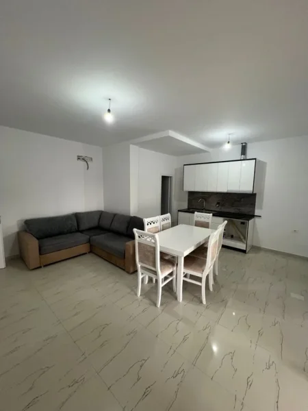 Tirane, jepet me qera shtepi 2+1 Kati 2, 70 m² 450 € (Don Bosko)